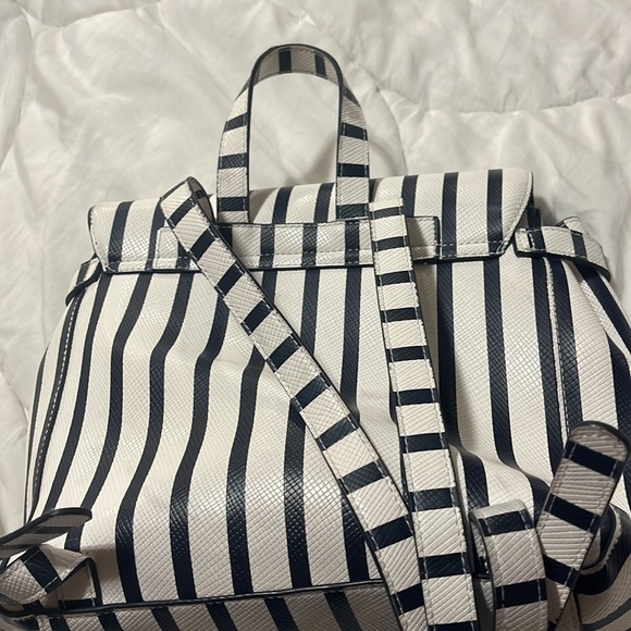 Striped Backpack - Picture 4 of 5